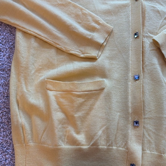 Women’s Ann Taylor Cardigan Size Medium - Picture 3 of 9